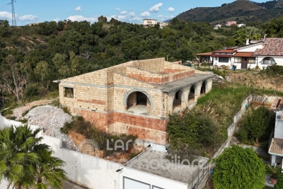 Detached villa to be finished with wonderful sea-view