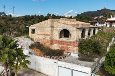 Detached villa to be finished with wonderful sea-view