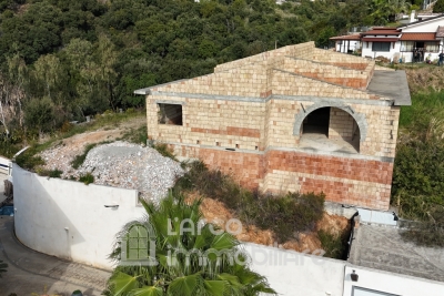 Detached villa to be finished with wonderful sea-view