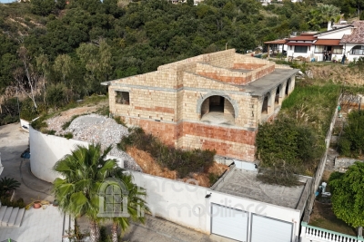 Detached villa to be finished with wonderful sea-view