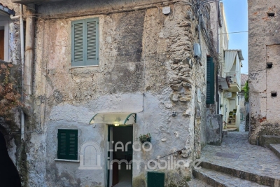 Proprietà ristrutturata su due livelli nel centro storico di Scalea