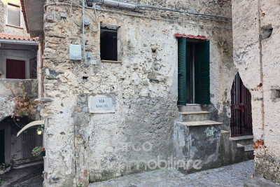 Proprietà ristrutturata su due livelli nel centro storico di Scalea