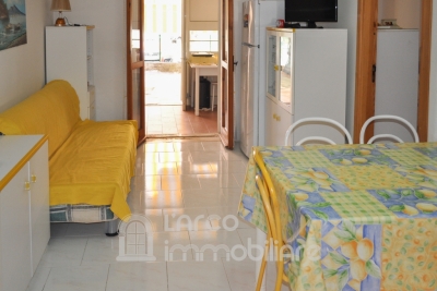 Furnished ground floor apartment with lovely external paved courtyard