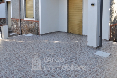 Lovely Townhouse with external paved courtyard                                   