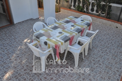 Lovely Townhouse with external paved courtyard                                   