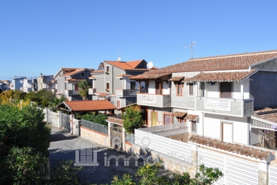 Lovely Townhouse with external paved courtyard                                   