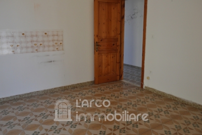 Due appartamenti in palazzina indipendente a Grisolia