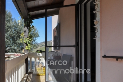 Casa indipendente con terreno e vista mare